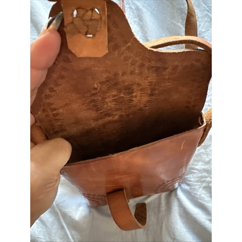 Vintage Handcrafted Brown Leather Crossbody Pouch Bag - Picture 6 of 8